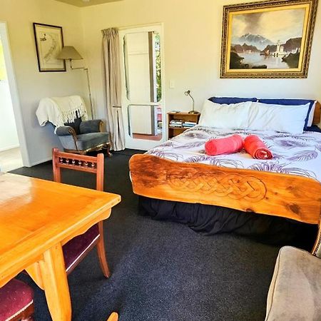 Waterwheel Cottage Upper Moutere Luaran gambar